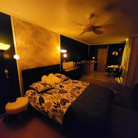Le Jacuzzi Alojamento de Acomodação e Pequeno-almoço Choisy-au-Bac
