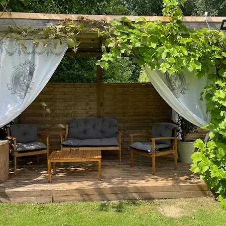 فندق مبيت وإفطار Le Jacuzzi 3*